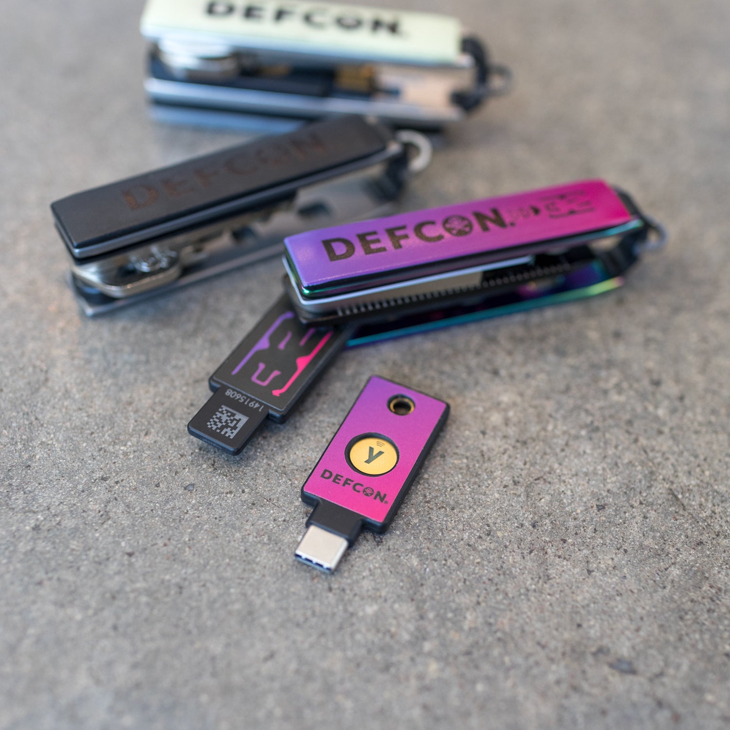 Limited Edition DEF CON 32 YubiStyle Cover for YubiKeys in and out of a Keyport Pivot 2.0