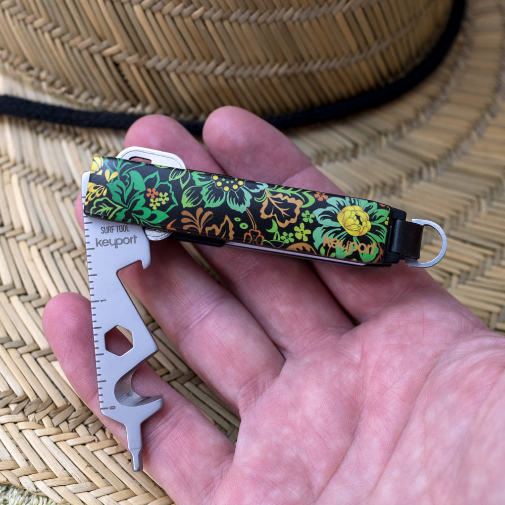 Add custom printed Faceplates to your Keyport Pivot 2.0 with Surf Tool for the perfect EDC multi-tool for surfers